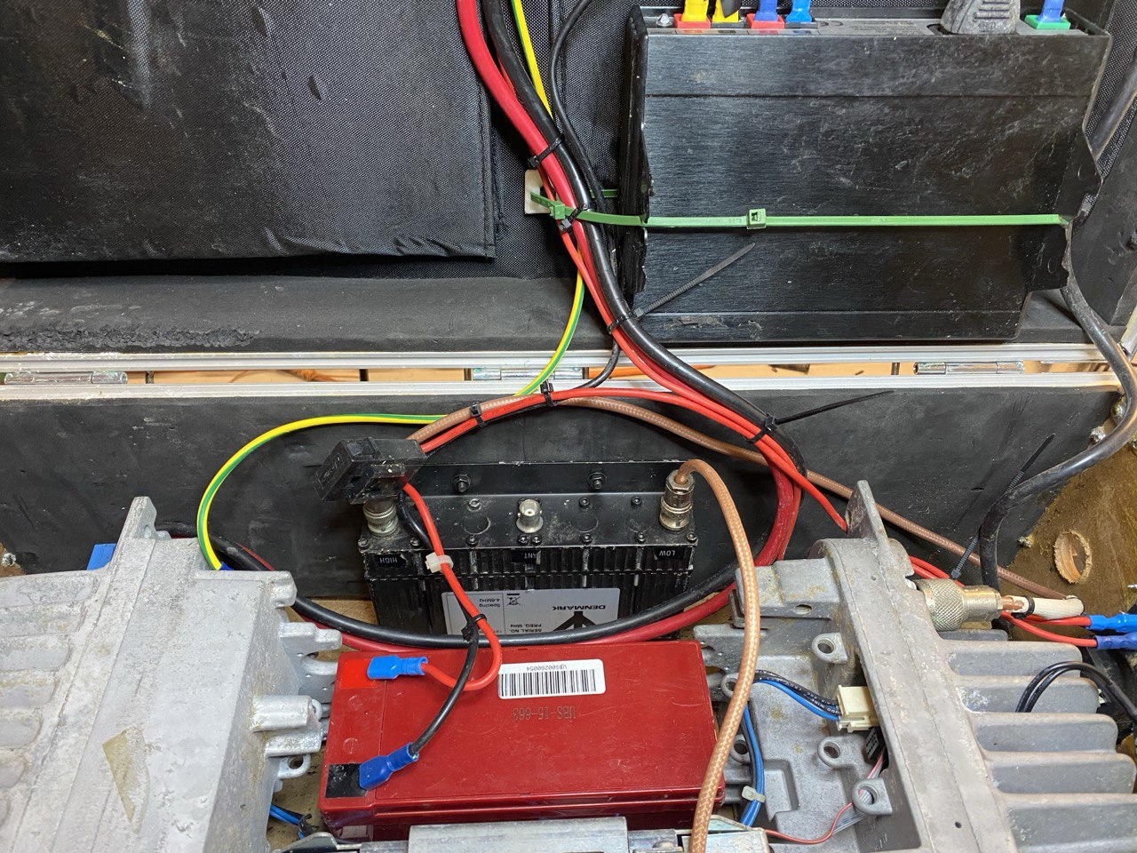 Ripetitore Motorola MTR2000_3.jpg